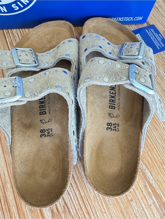 Brand New Birkenstock Arizona Rivets
Suede Leather - Taupe